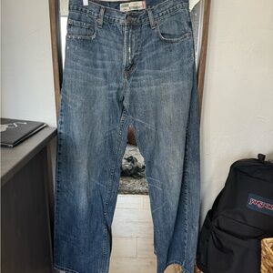 loose fit blue jeans